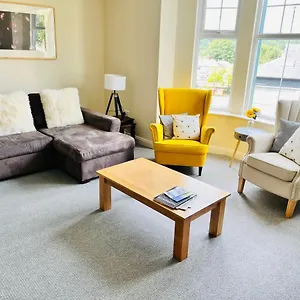  Apartment With Parking United Kingdom